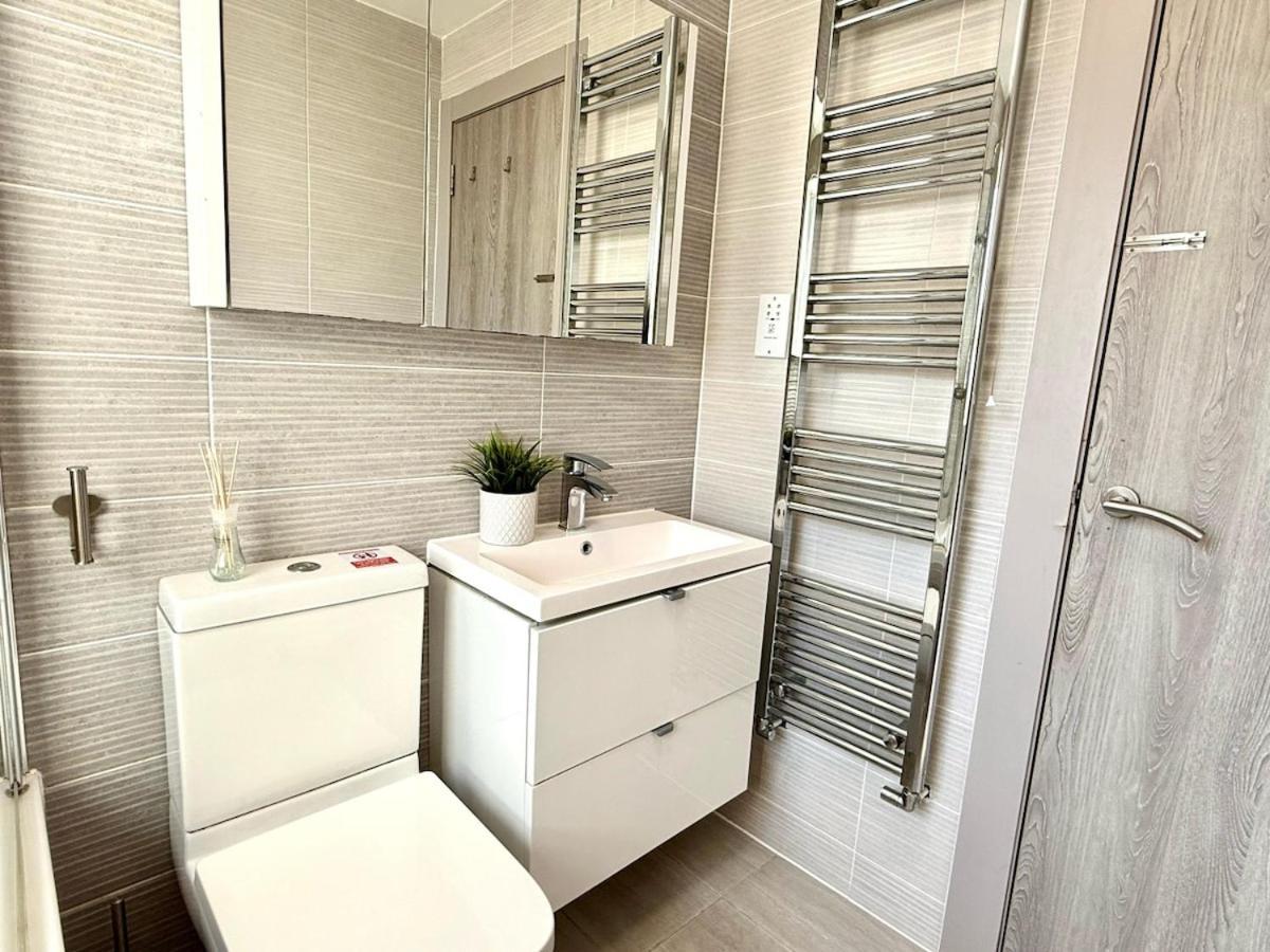 Horizon House, Stunning 2-Bedroom Flat 1, Parking, Netflix, Oxford Buitenkant foto