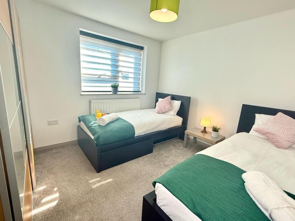 Horizon House, Stunning 2-Bedroom Flat 1, Parking, Netflix, Oxford Buitenkant foto