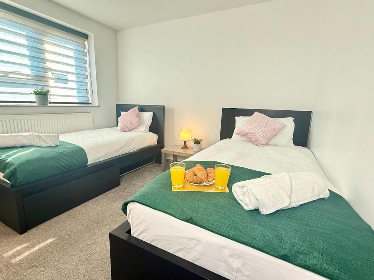 Horizon House, Stunning 2-Bedroom Flat 1, Parking, Netflix, Oxford Buitenkant foto