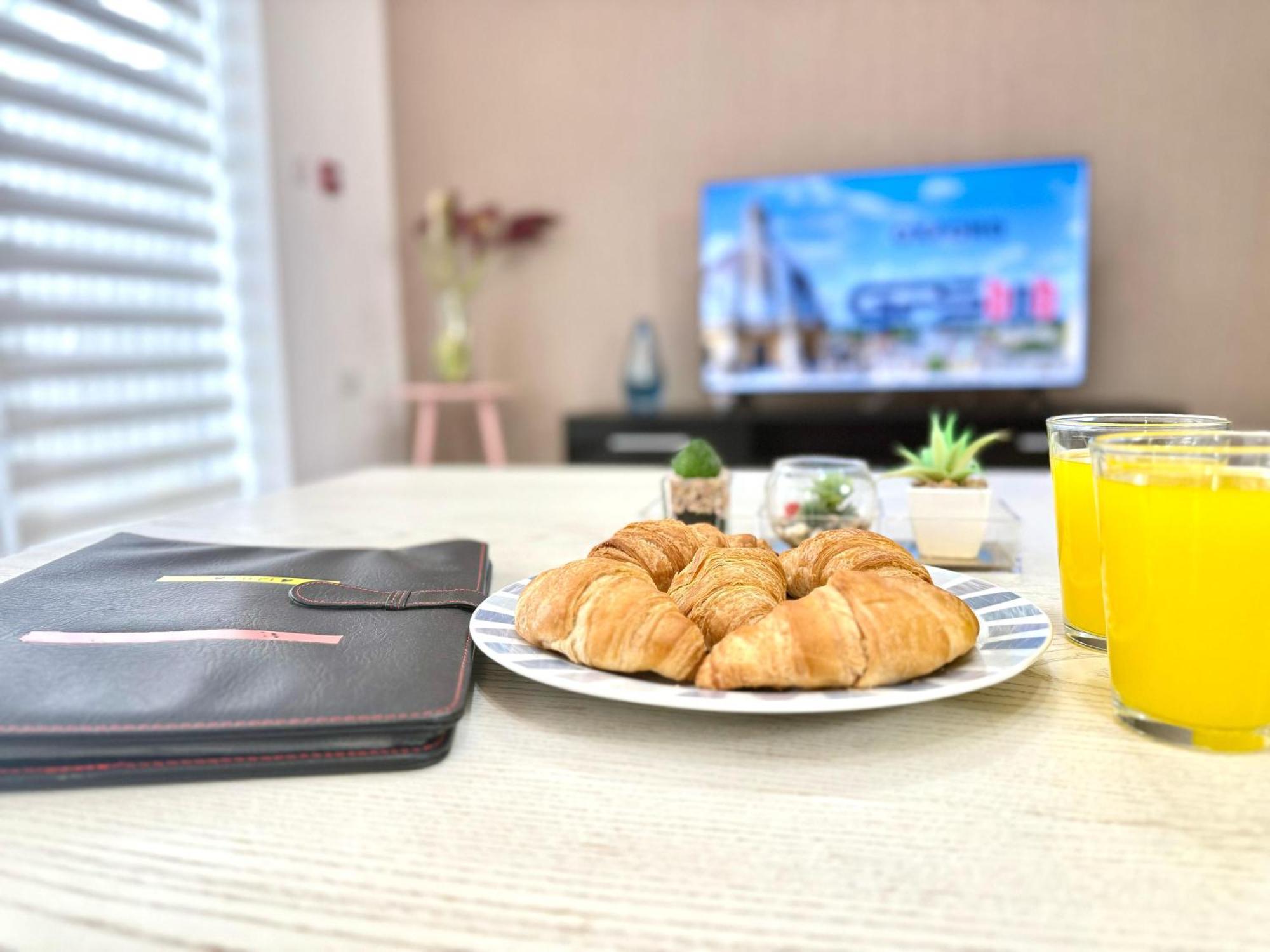 Horizon House, Stunning 2-Bedroom Flat 1, Parking, Netflix, Oxford Buitenkant foto