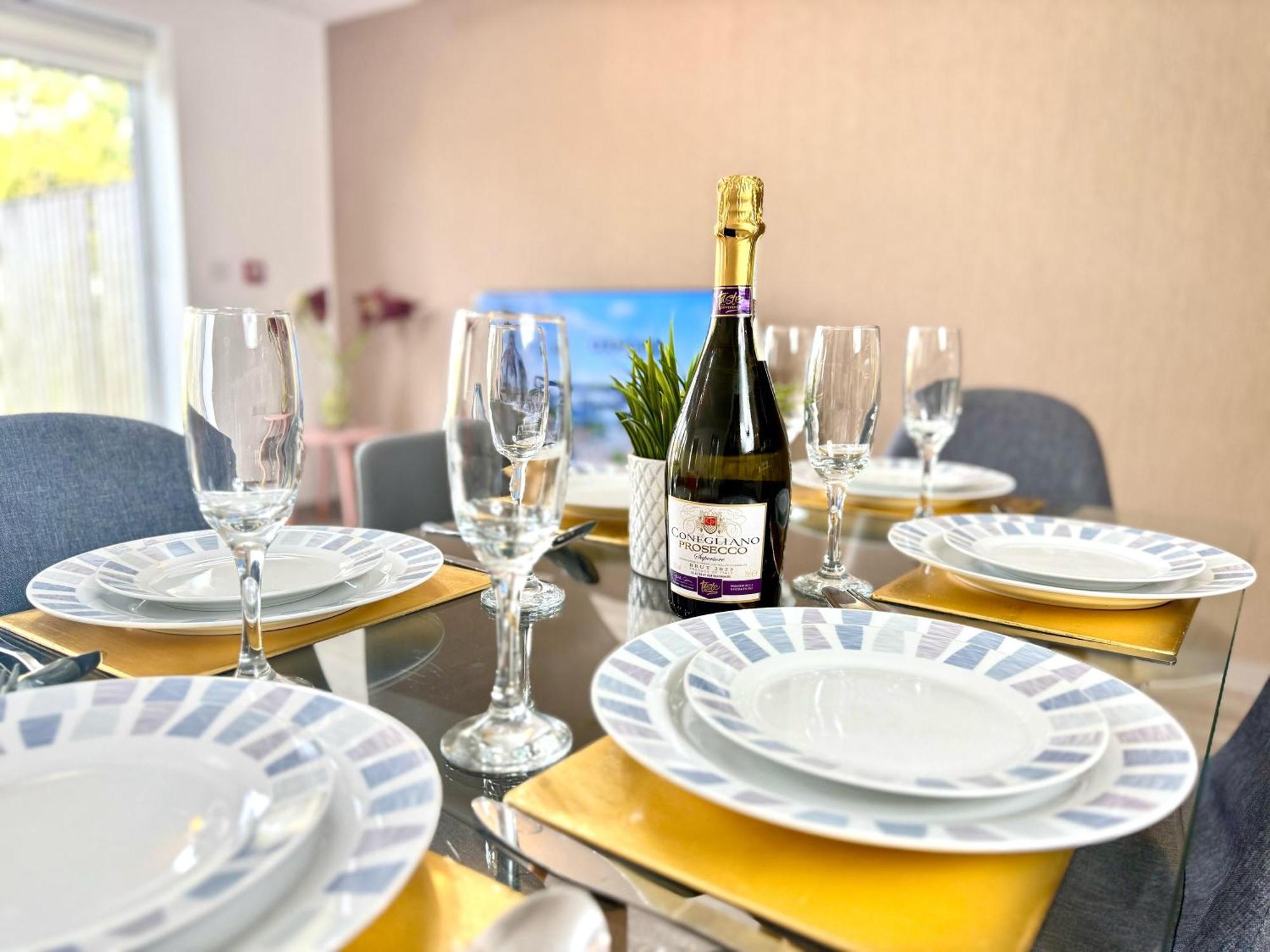 Horizon House, Stunning 2-Bedroom Flat 1, Parking, Netflix, Oxford Buitenkant foto